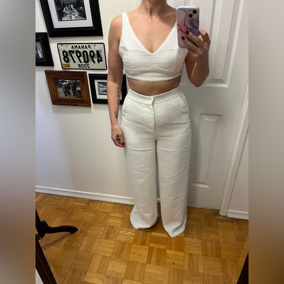 π Two piece wide leg set - Picture 5 of 8